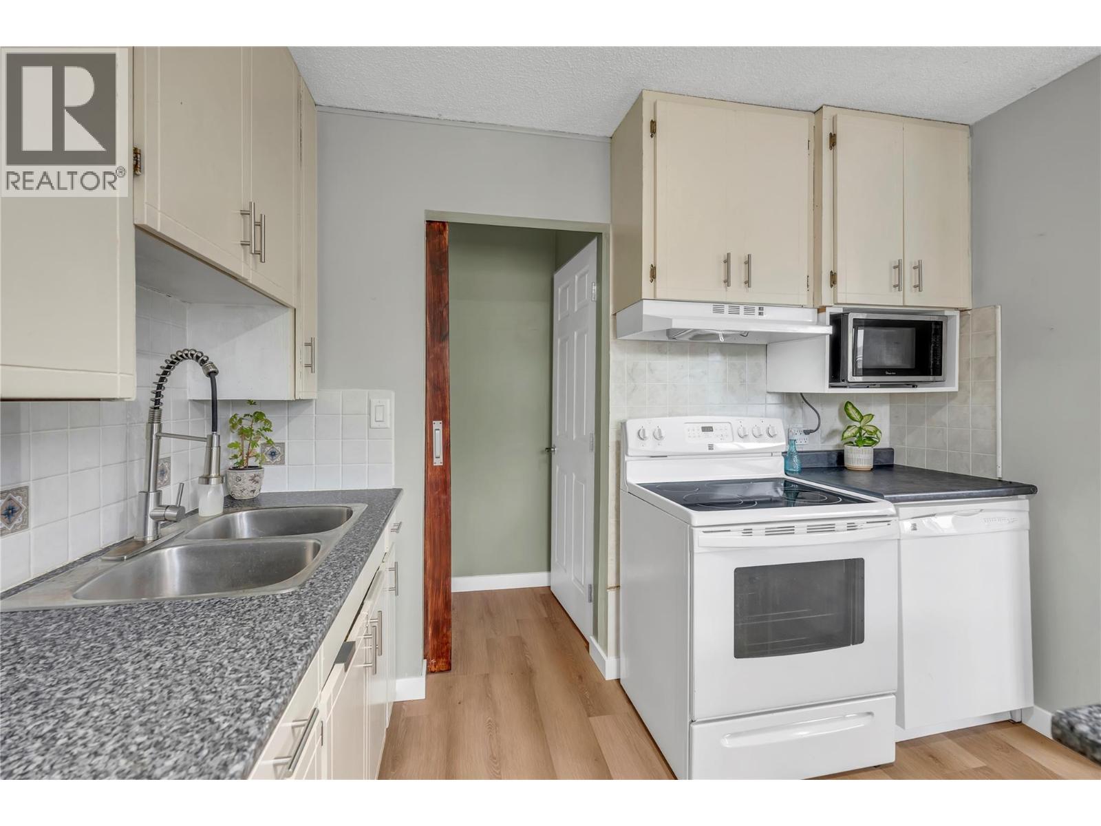 172 McGowan Road - 8