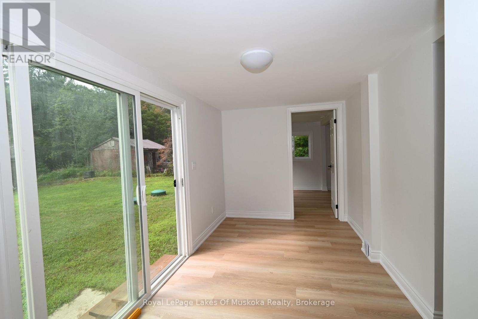 #UNIT 2 7826 LAKE JOSEPH ROAD - 17