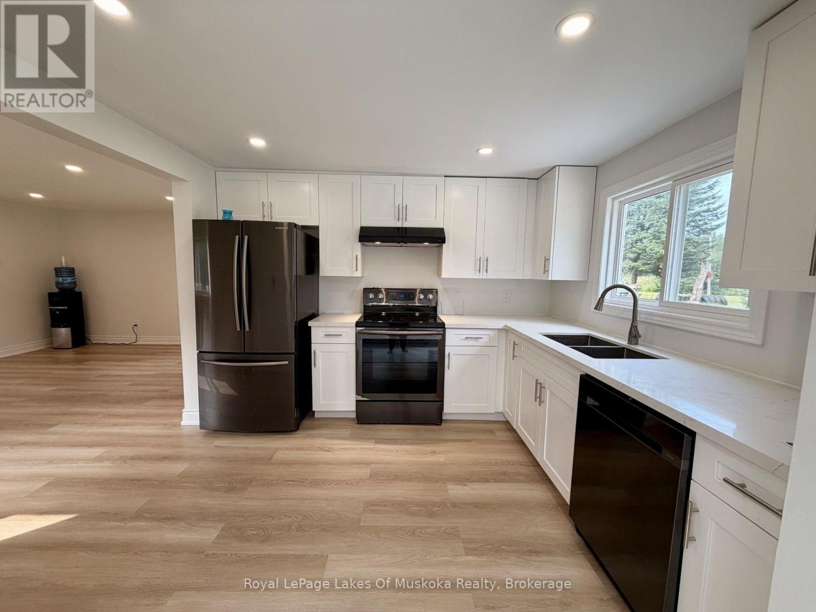 #UNIT 2 7826 LAKE JOSEPH ROAD - Image 5