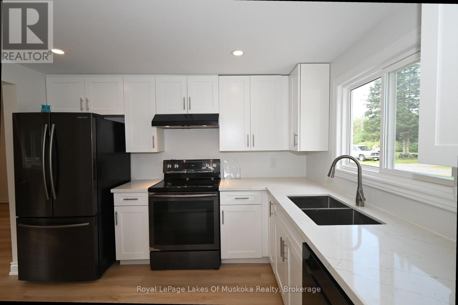 #UNIT 2 7826 LAKE JOSEPH ROAD - 7