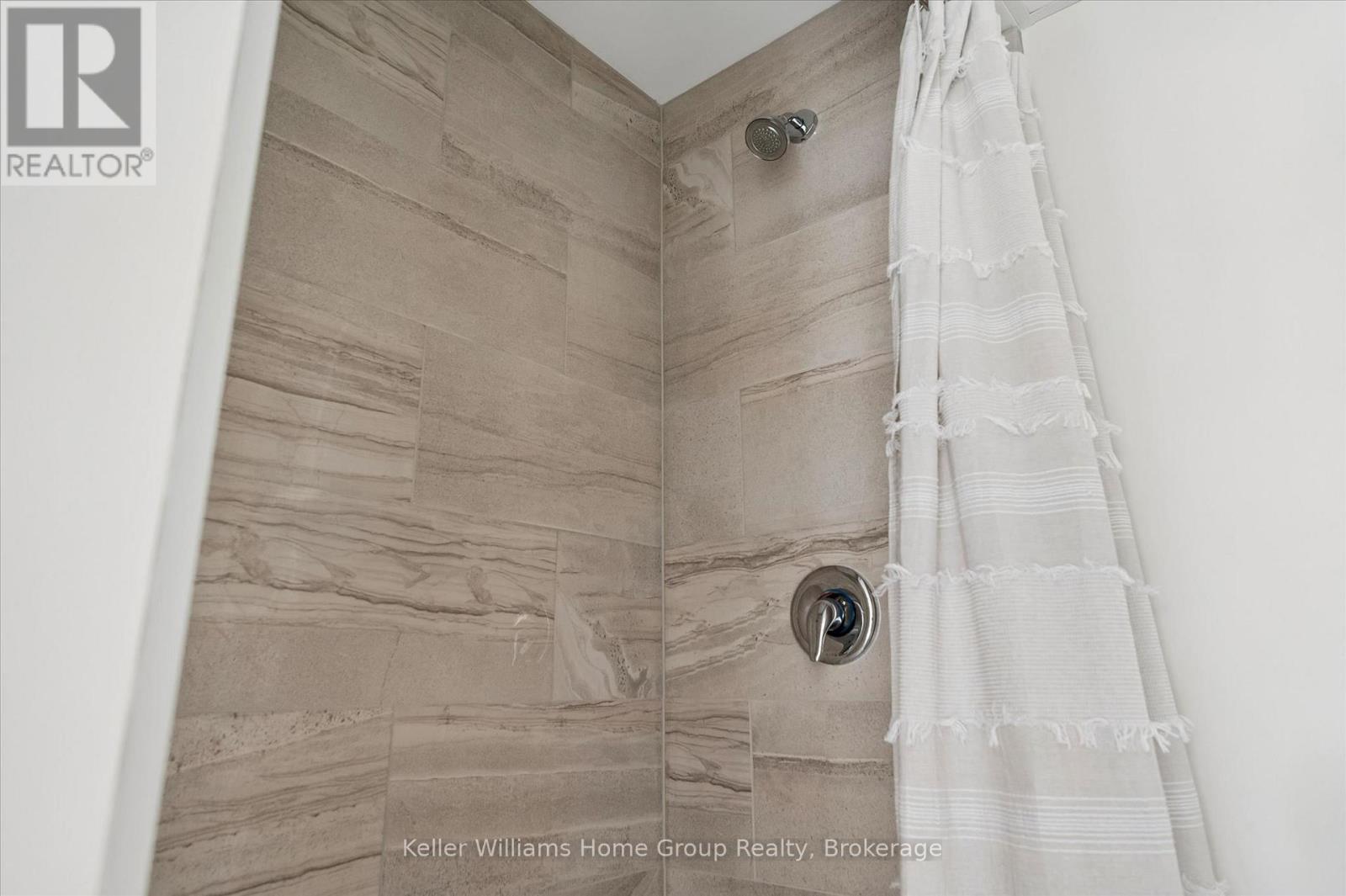 898A GZOWSKI STREET - Image 36