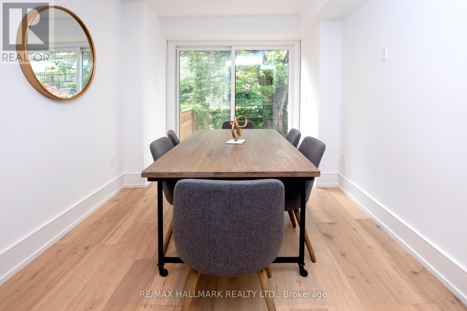 1 1/2 DELANEY CRESCENT - 18