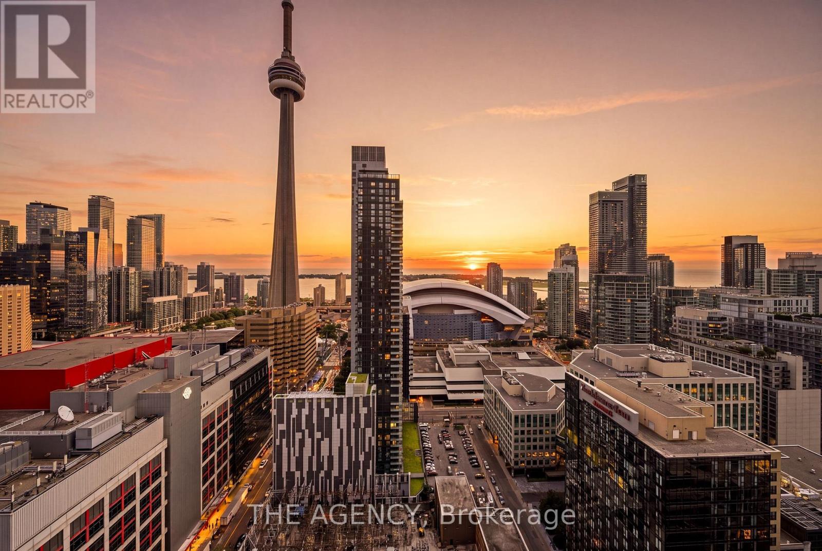 #2908 15 MERCER STREET - 33