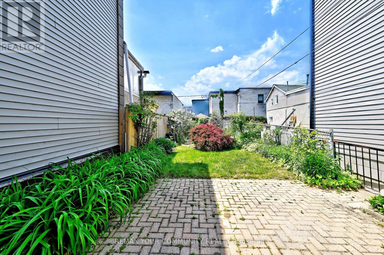520 DUFFERIN STREET - Image 28