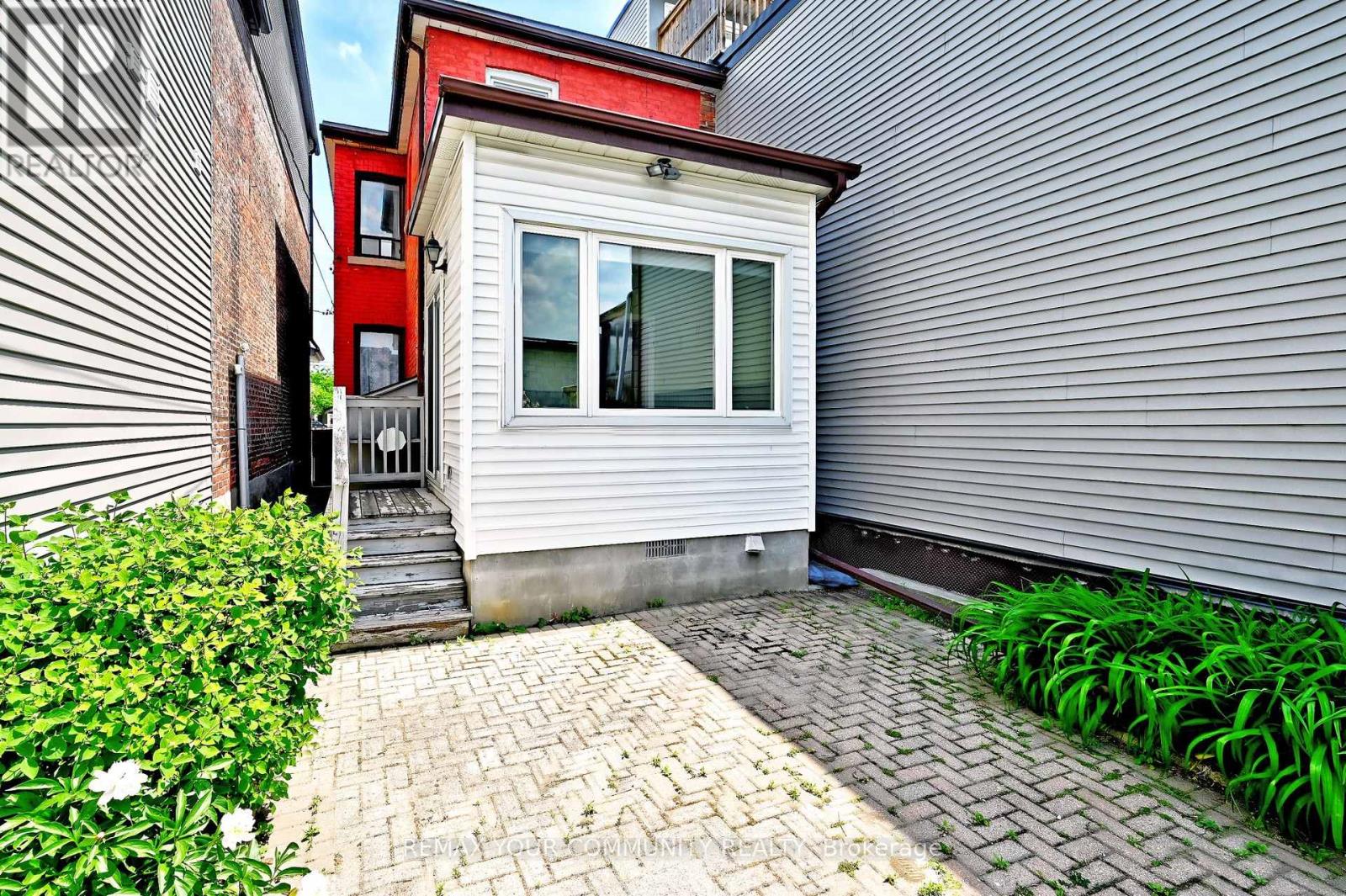 520 DUFFERIN STREET - 31
