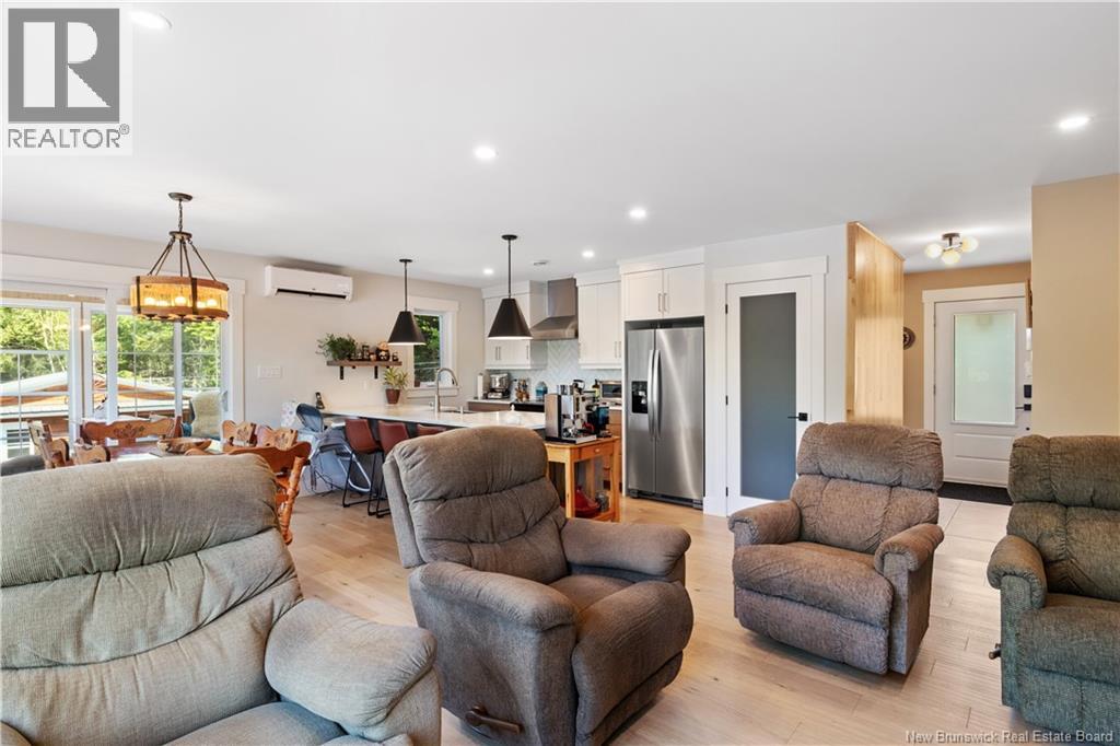 32 Allee Lion - Image 14