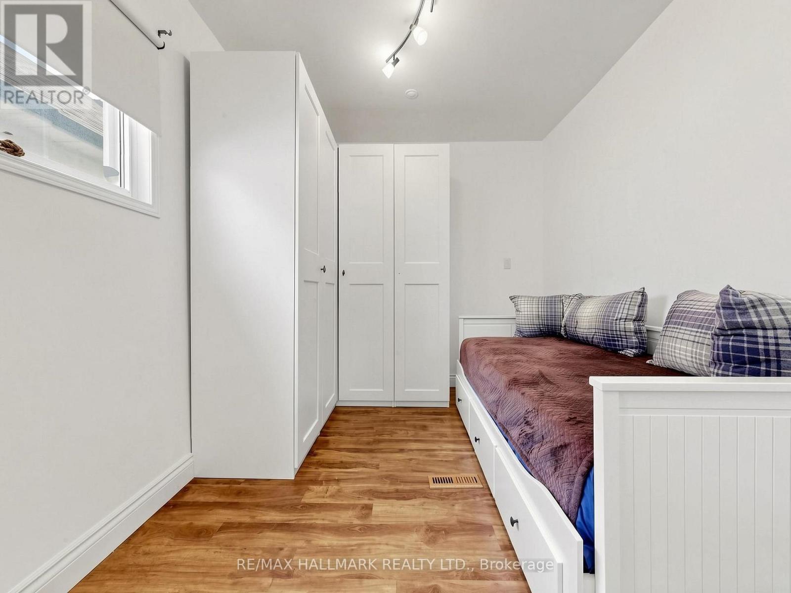 182 HOLBORNE AVENUE - 10