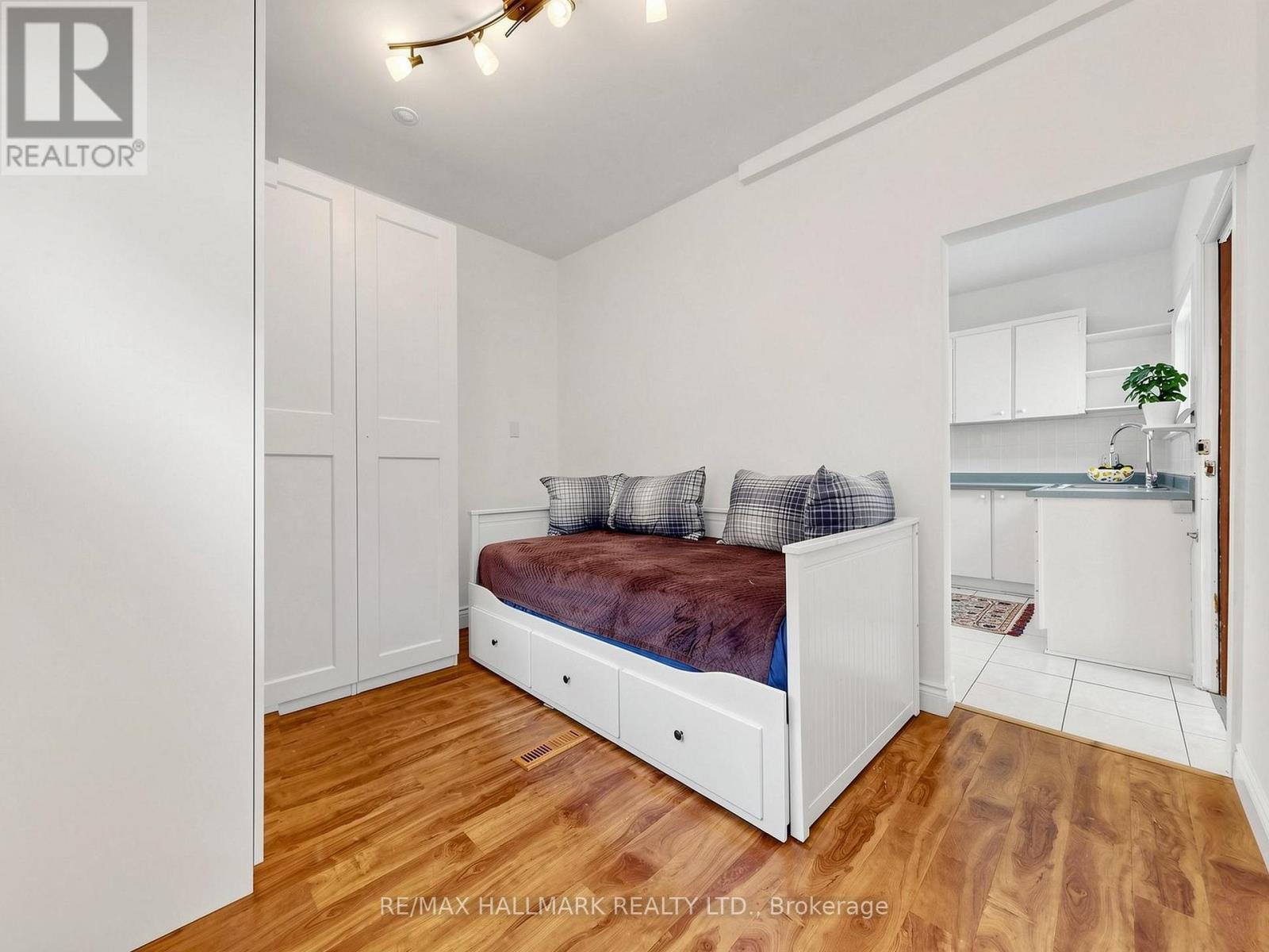 182 HOLBORNE AVENUE - 11