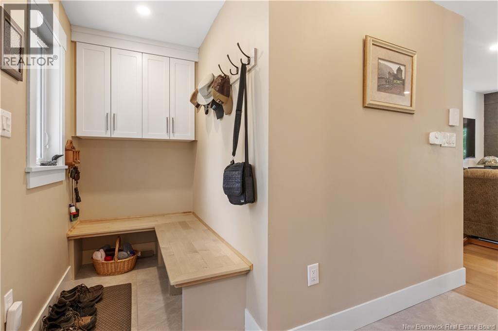 32 Allee Lion - Image 11