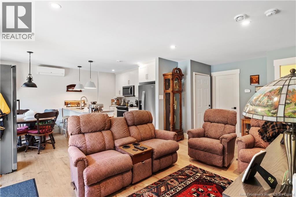 32 Allee Lion - Image 35