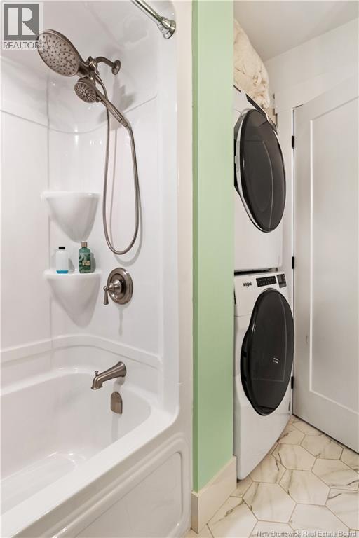 32 Allee Lion - Image 45