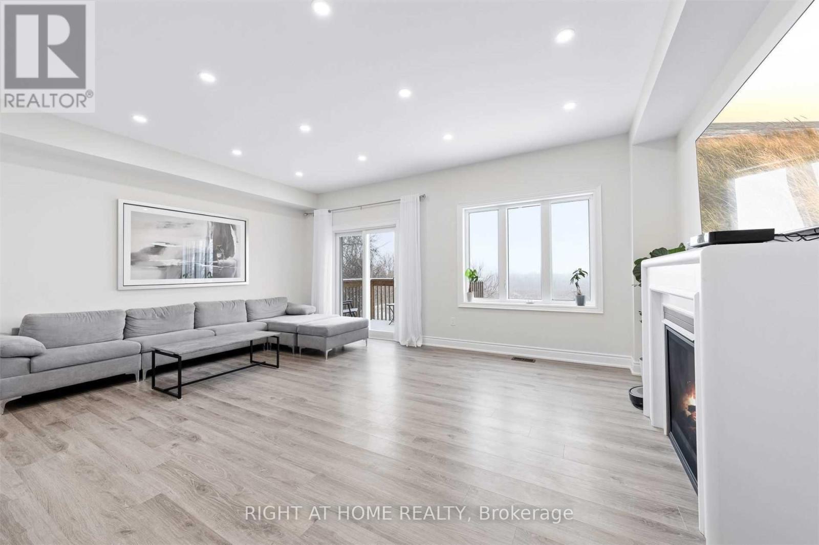 1172 PEELAR CRESCENT - Image 4