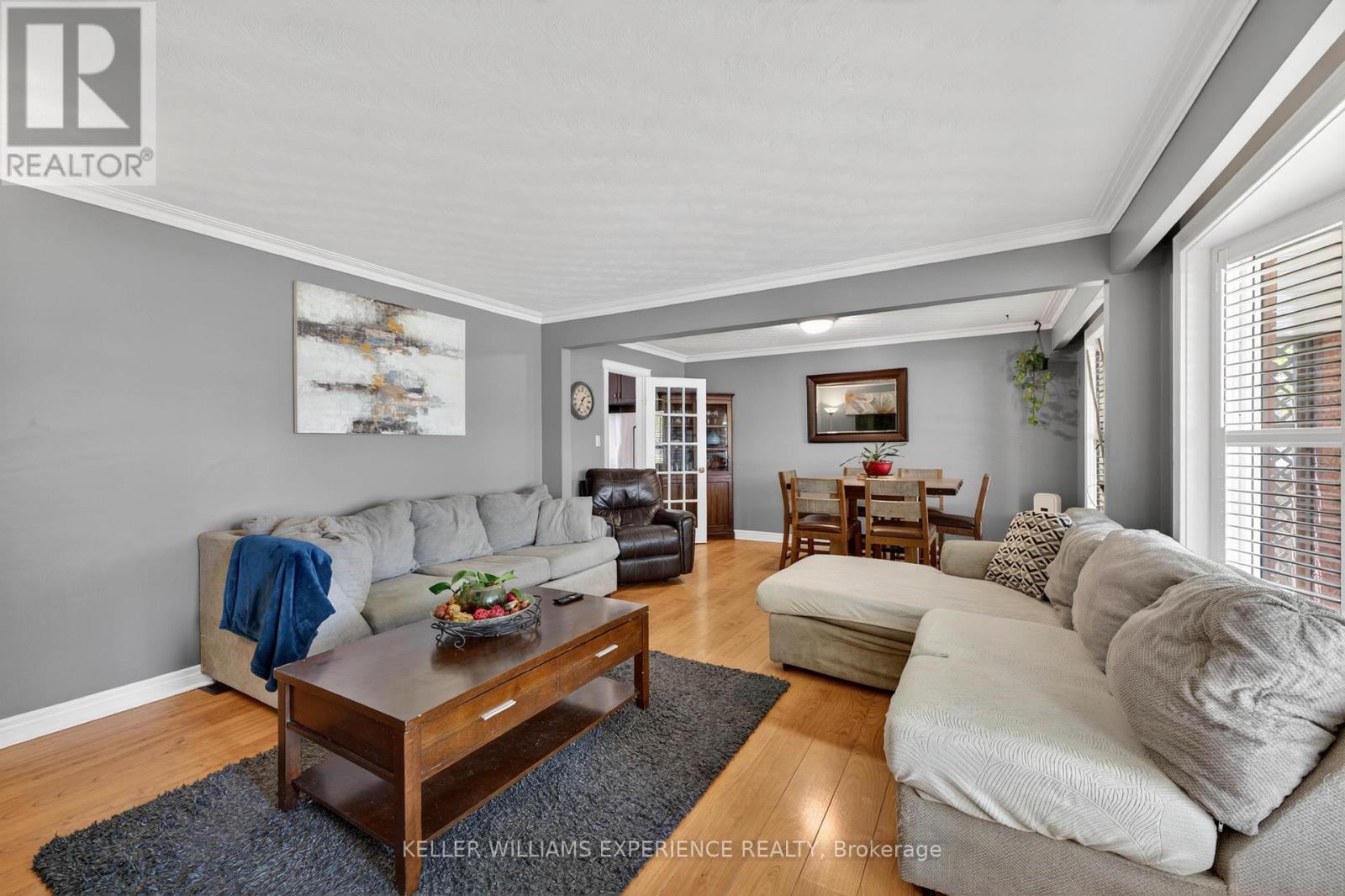 281 VICTORIA STREET E - Image 13