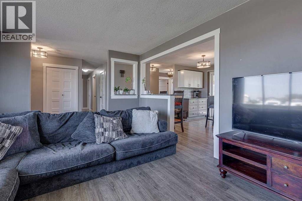 5015 53 Street - Photo 9