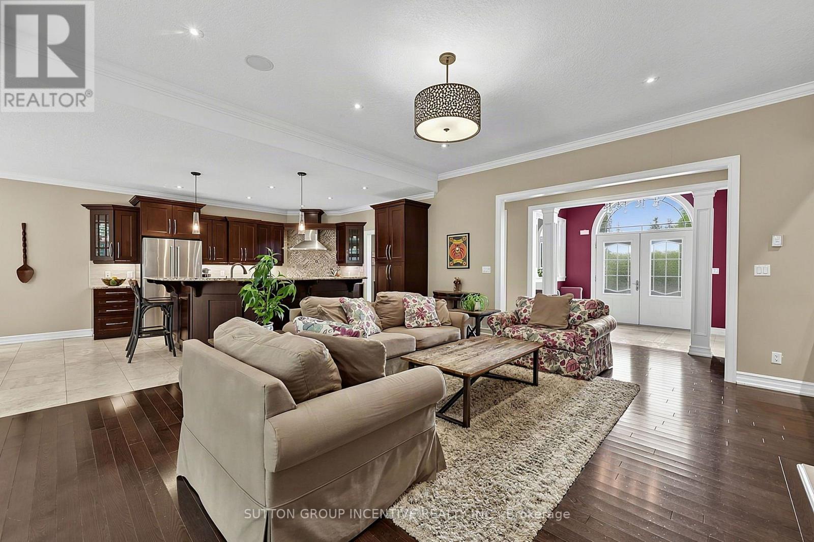 18 LLOYD COOK DRIVE W - 18