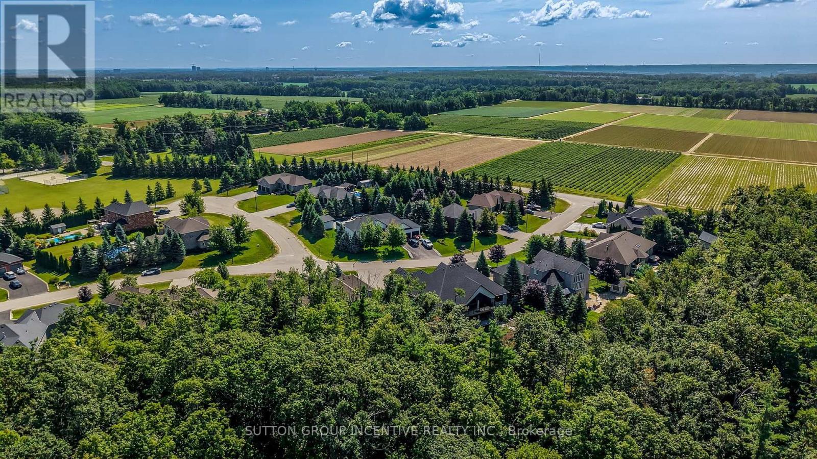 18 LLOYD COOK DRIVE W - 2