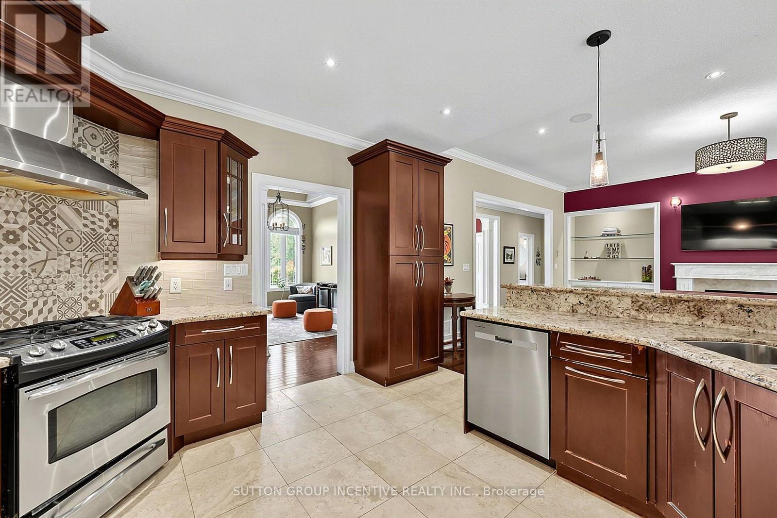 18 LLOYD COOK DRIVE W - 21