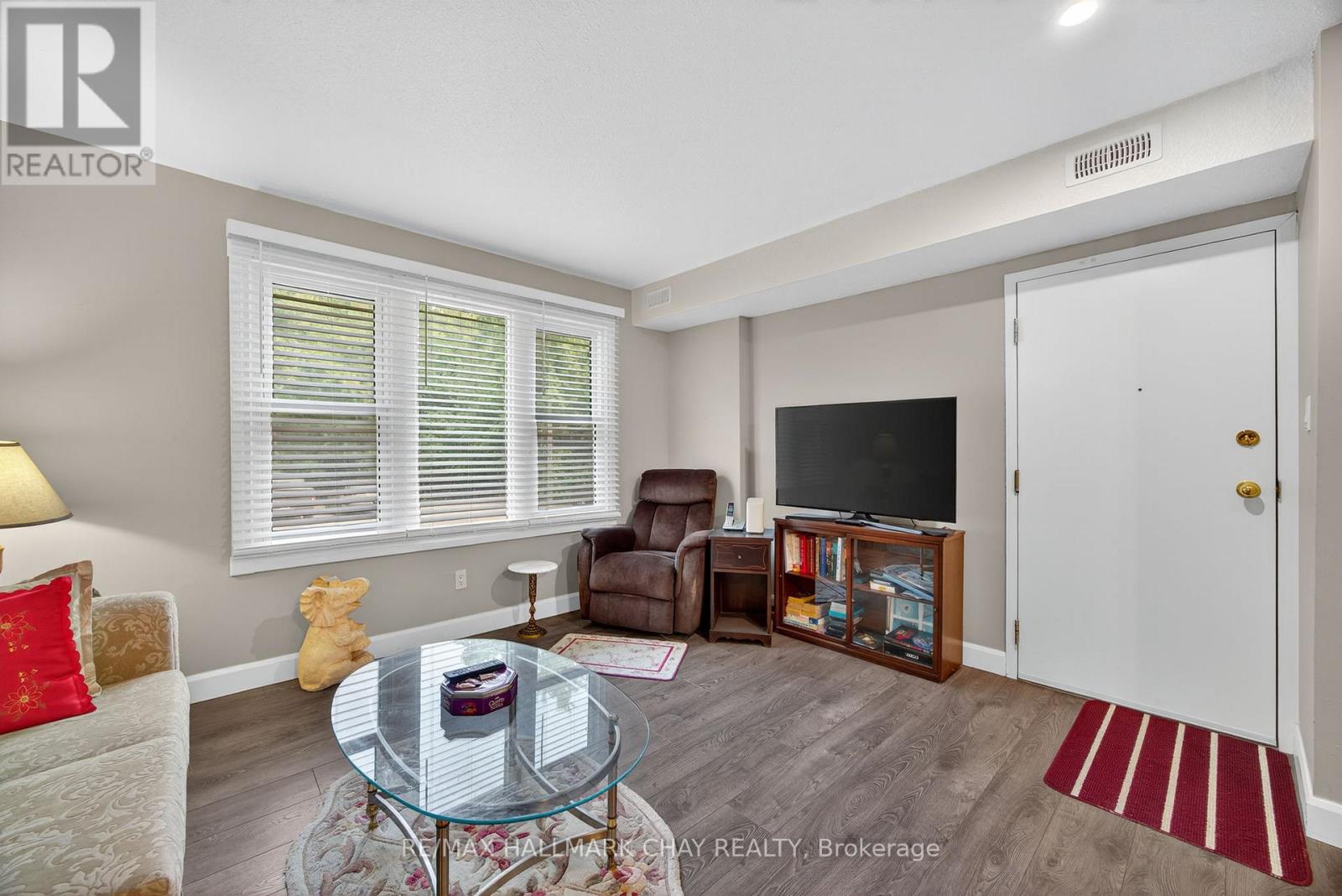195 LOUISA STREET - 18
