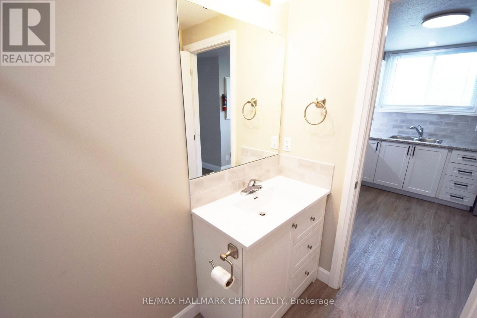 195 LOUISA STREET - 35