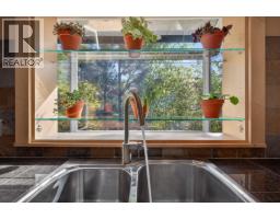 3929 Gallaghers Circle, Kelowna, BC V1W3Z9 Photo 23