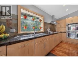 3929 Gallaghers Circle, Kelowna, BC V1W3Z9 Photo 22