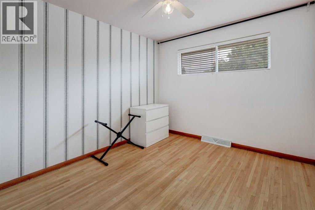 624 38 Street SW - Image 10