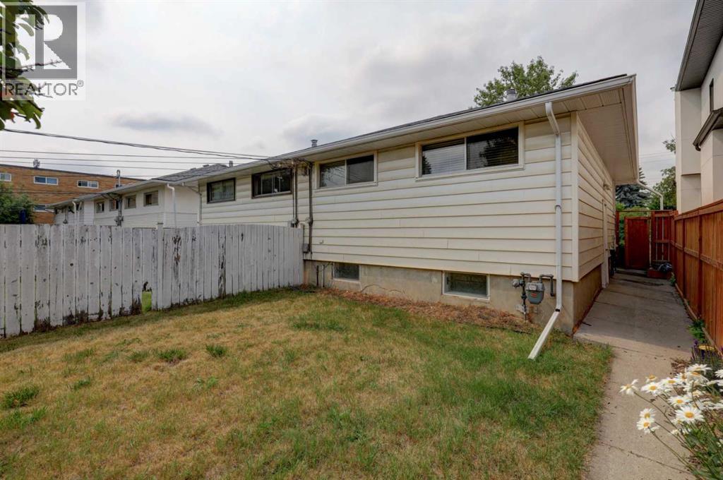 624 38 Street SW - Image 27