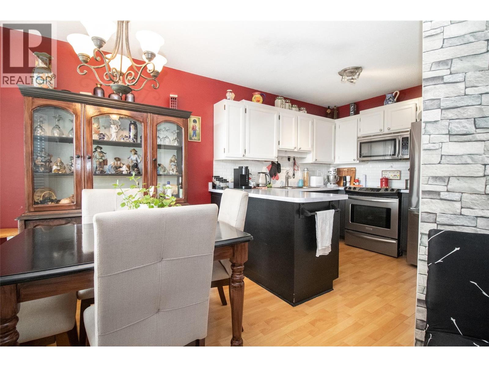 #8 363 Gerstmar Road - 8