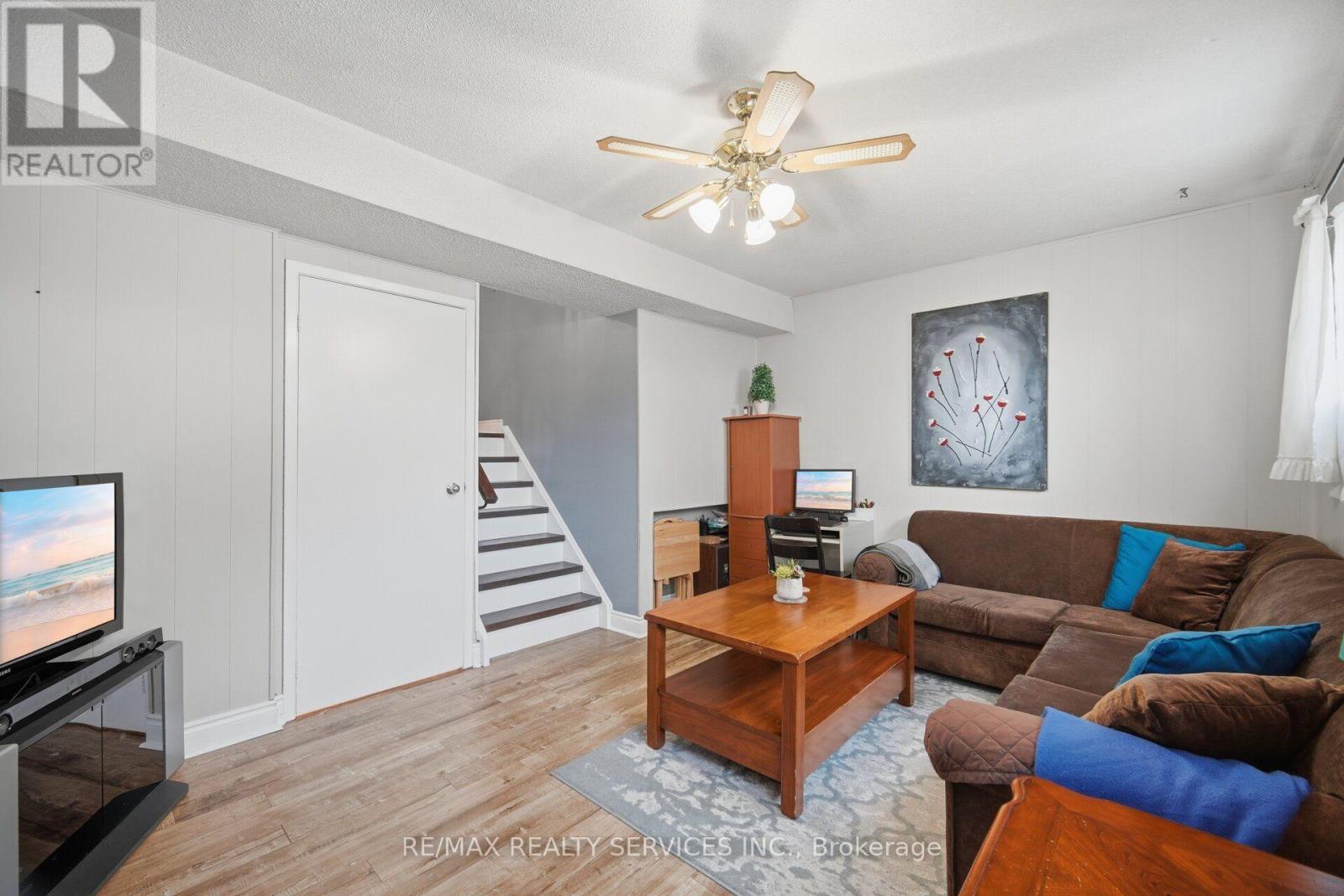 152 WEYBRIDGE TRAIL - Image 32