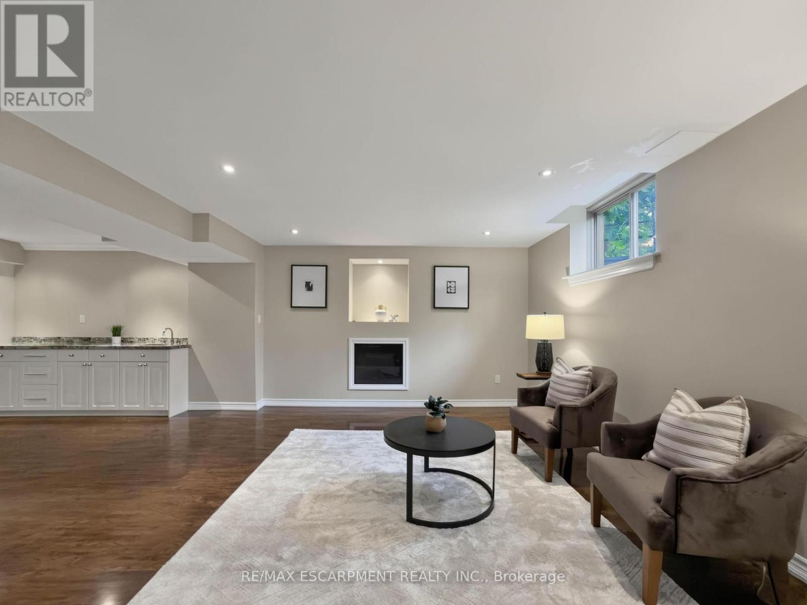 #17 3353 LIPTAY AVENUE - Image 37