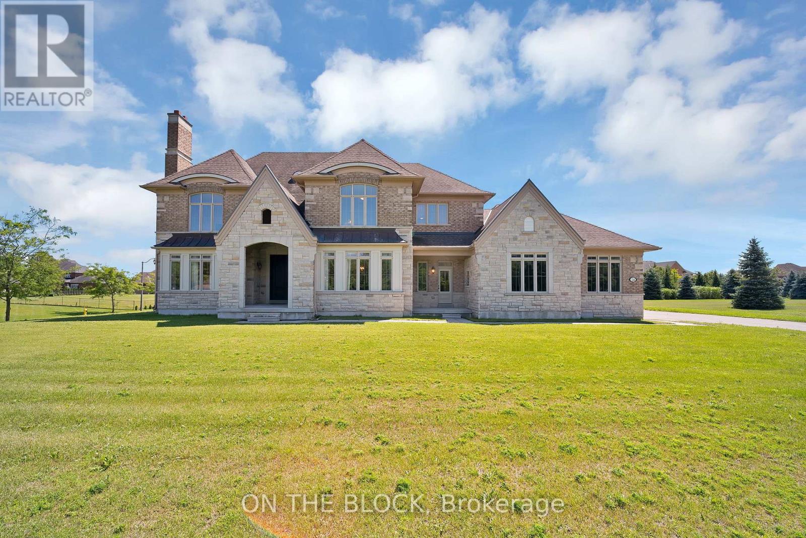24 WHITEWOOD DRIVE - 1