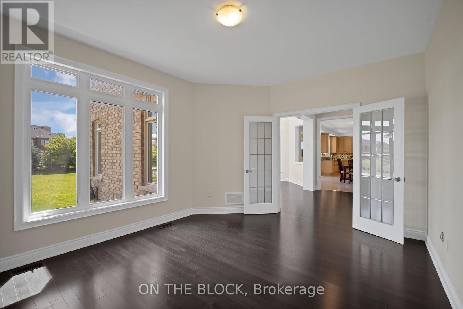 24 WHITEWOOD DRIVE - 28