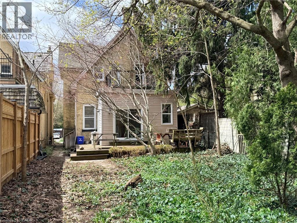 802 WATERLOO Street - 3