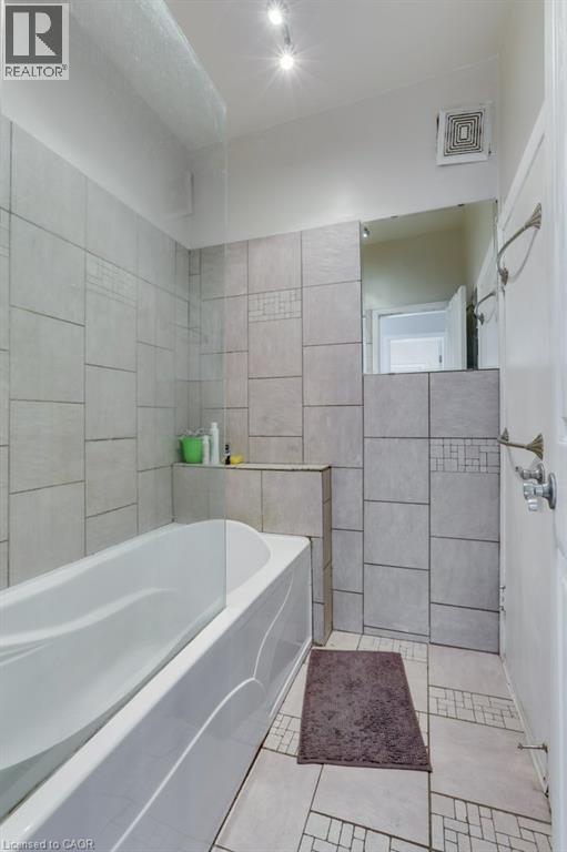 802 WATERLOO Street - 35