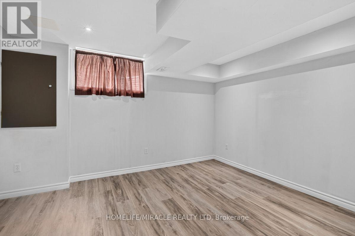 125 HAWKINS DRIVE - Image 30