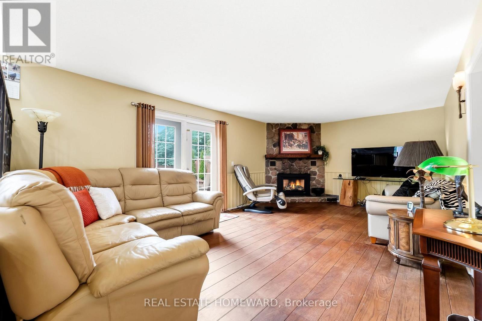 120 HARBOUR STREET - Image 15