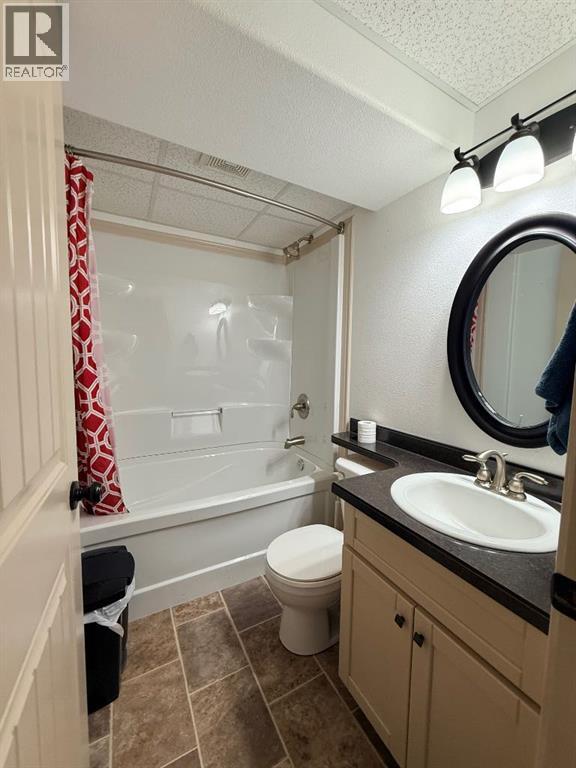 10905 98 Ave - Image 33