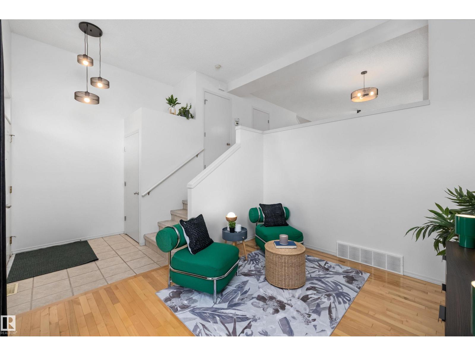 #83 8304 11 AV SW - 10