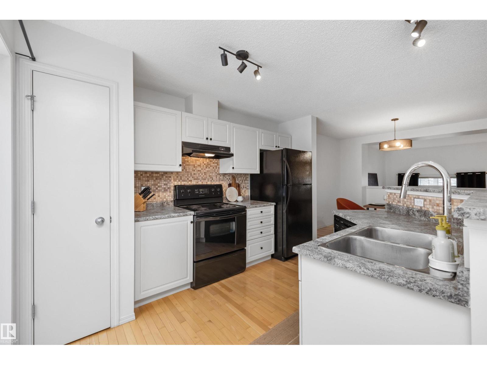 #83 8304 11 AV SW - 20