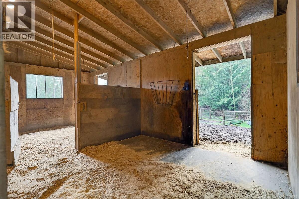 1136 Corcan Rd - Image 37