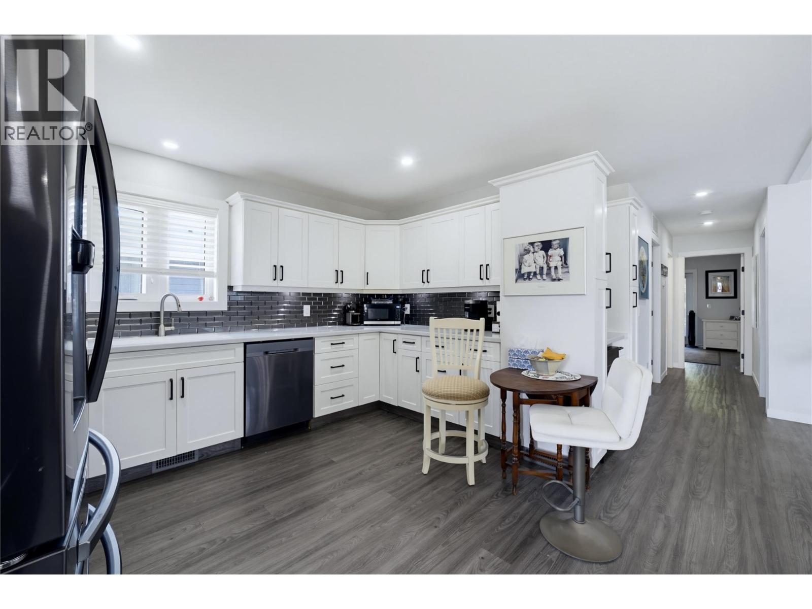 #11 1705 Hillier Road - 11