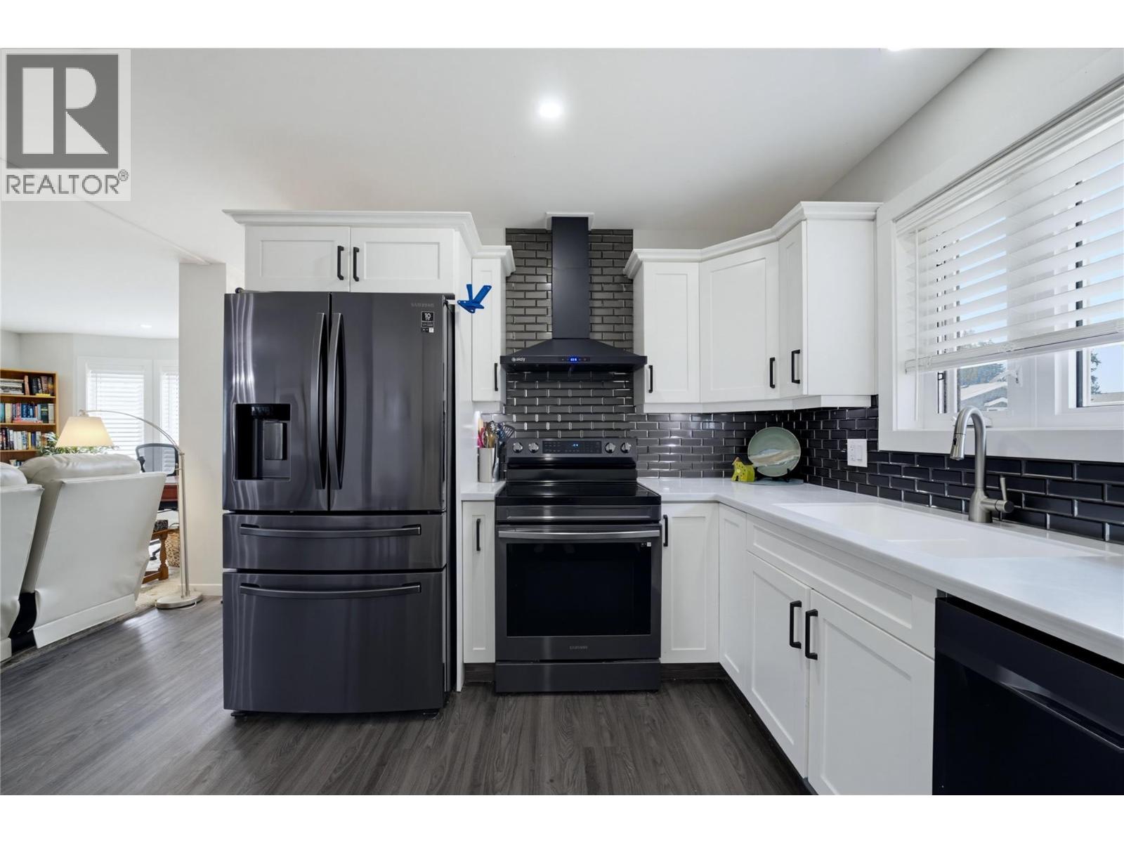 #11 1705 Hillier Road - 8