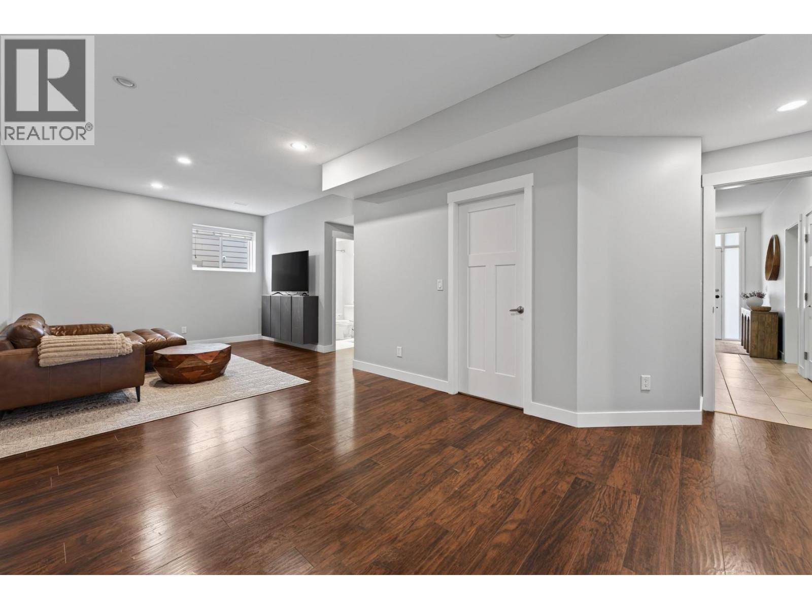 #142 1939 Coldwater Drive - 27
