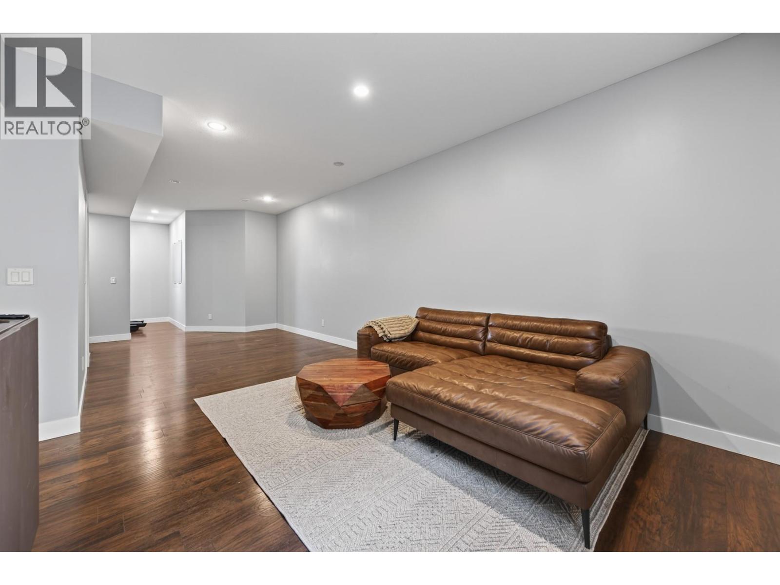 #142 1939 Coldwater Drive - Image 29