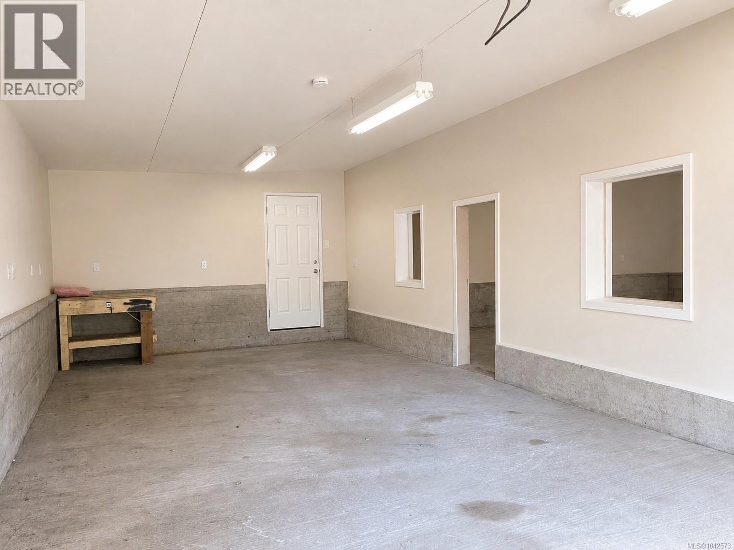 948 Latoria Rd - 35