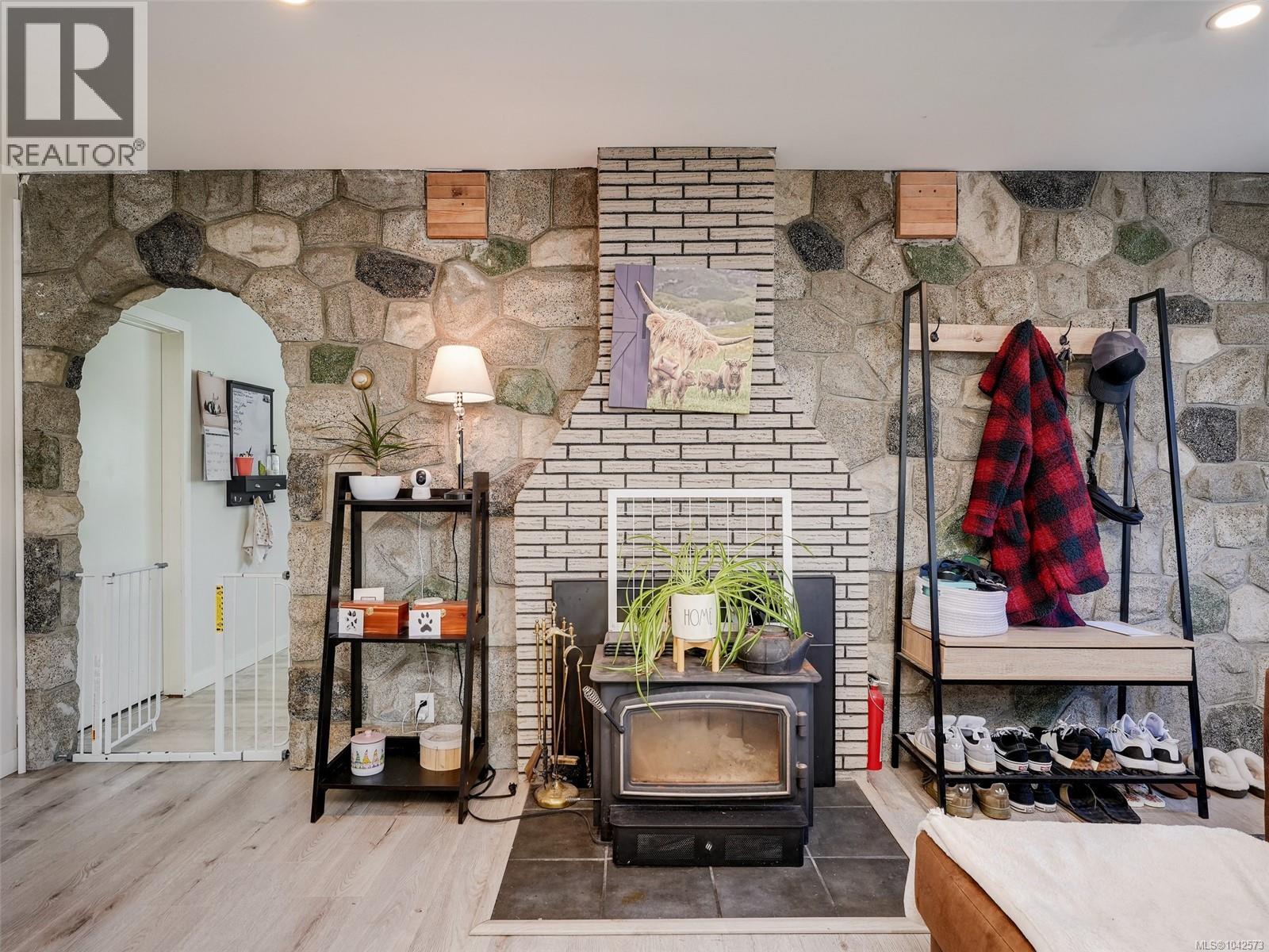 948 Latoria Rd - Image 6