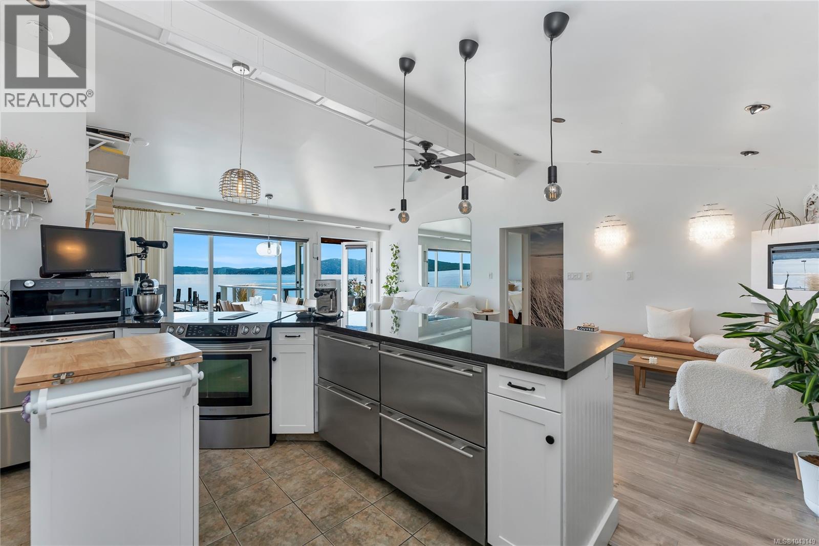 12 1723 Sandy Beach Rd, Mill Bay