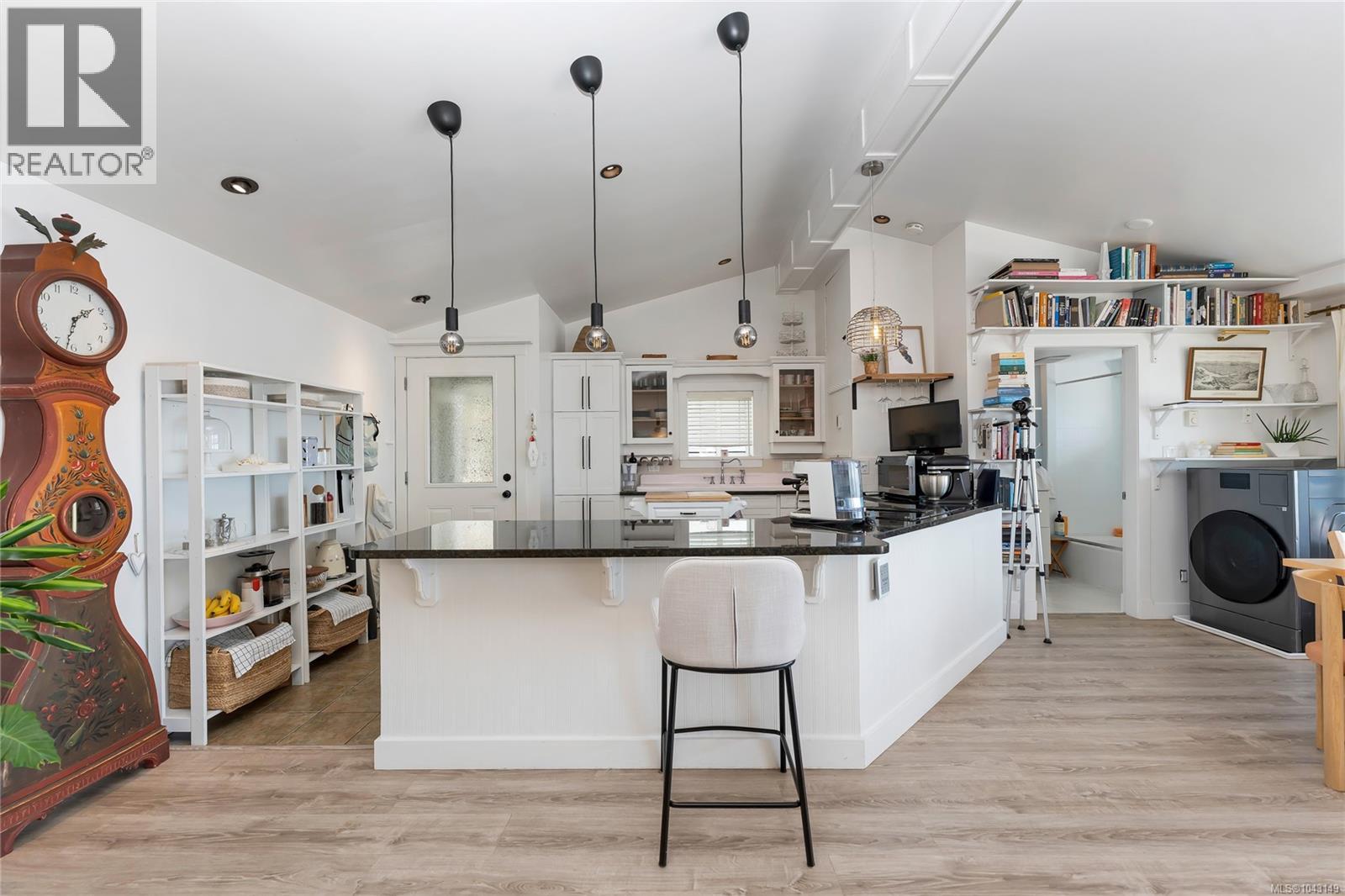 12 1723 Sandy Beach Rd, Mill Bay