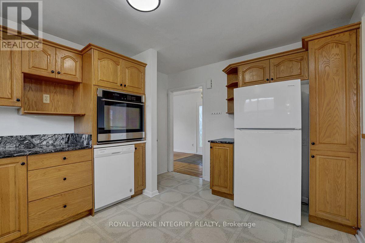 3 Bed, 1 Bath House for Sale in Ottawa – 1370 HIGHGATE ROAD, Ottawa – MLS# X13672898 - Image 17