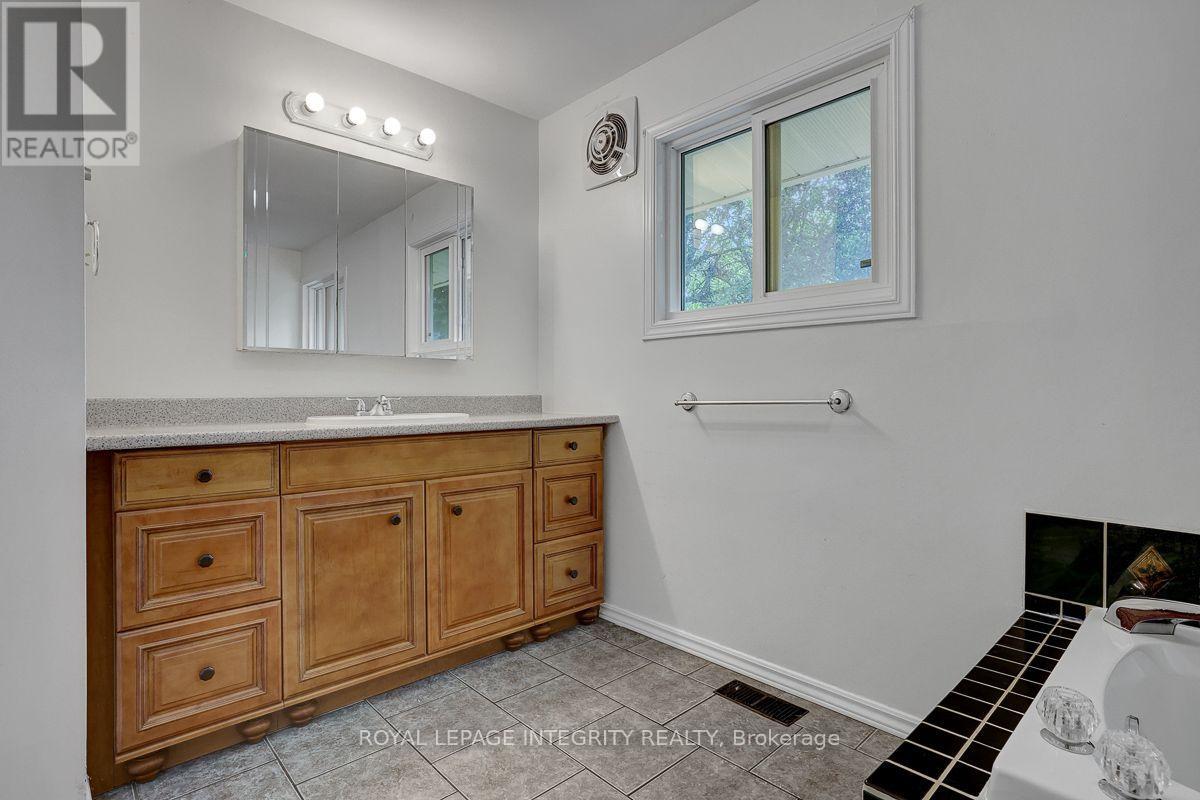 3 Bed, 1 Bath House for Sale in Ottawa – 1370 HIGHGATE ROAD, Ottawa – MLS# X13672898 - Image 30